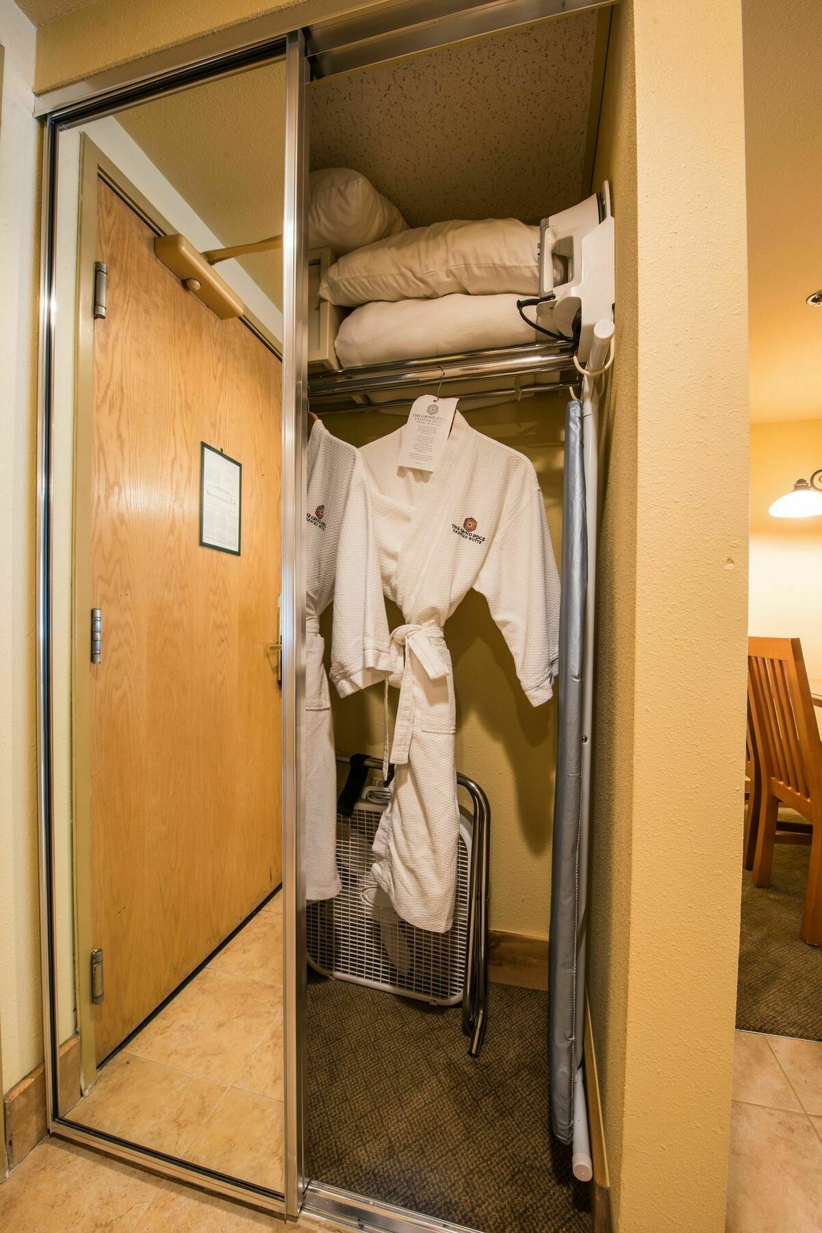 แกรนด์ ลอดจ์ เครสต์ บิวต์ Hotel Mount Crested Butte ภายนอก รูปภาพ